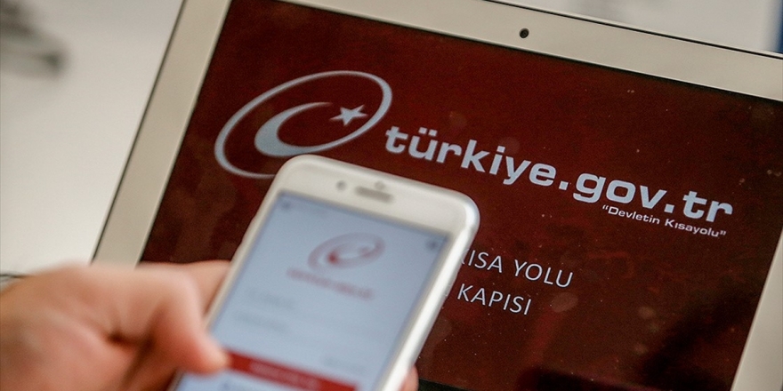 Türkiye Evde Kaldı Kamu Hizmetini 'E-devlet'ten Aldı