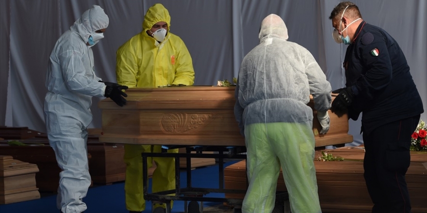 İtalya'da Kovid-19'dan Hayatını Kaybedenlerin Sayısı 17 Bin 127'ye Yükseldi