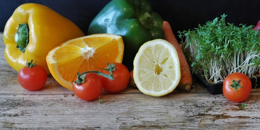 Uzmanından 'Çiğ Tüketilen Gıdaları Sirke, Ozon Ya Da Klorlu Bol Suyla Yıkayın' Uyarısı