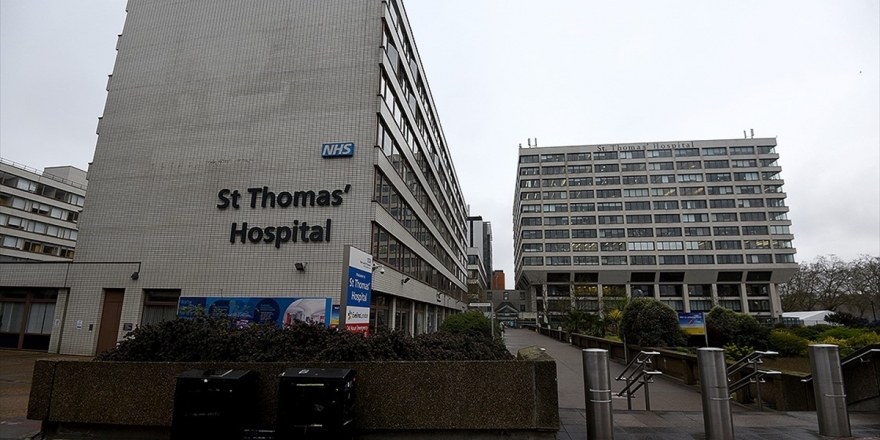 Kovid-19 Tedavisi Gören İngiltere Başbakanı Johnson Yoğun Bakımdan Çıktı