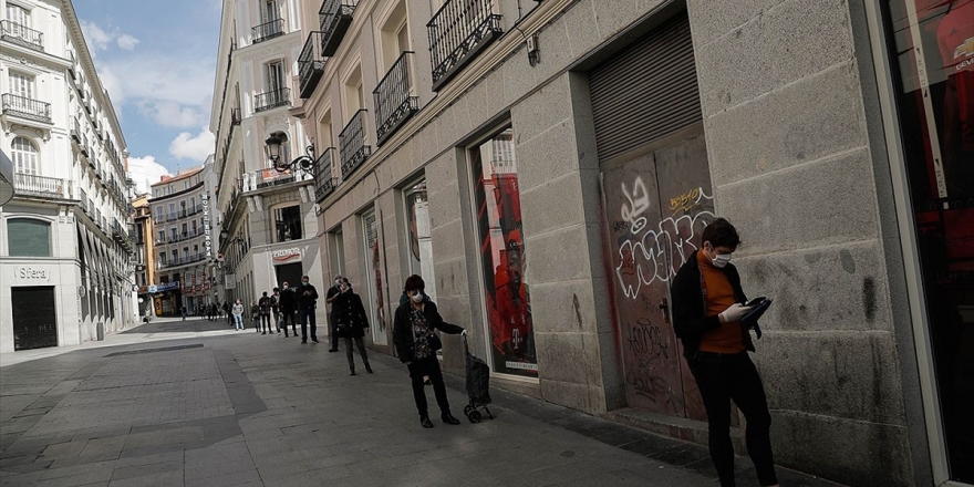 İspanya'da Kovid-19 Ölümlerinde Son 17 Günün En Düşük Artışı Kaydedildi