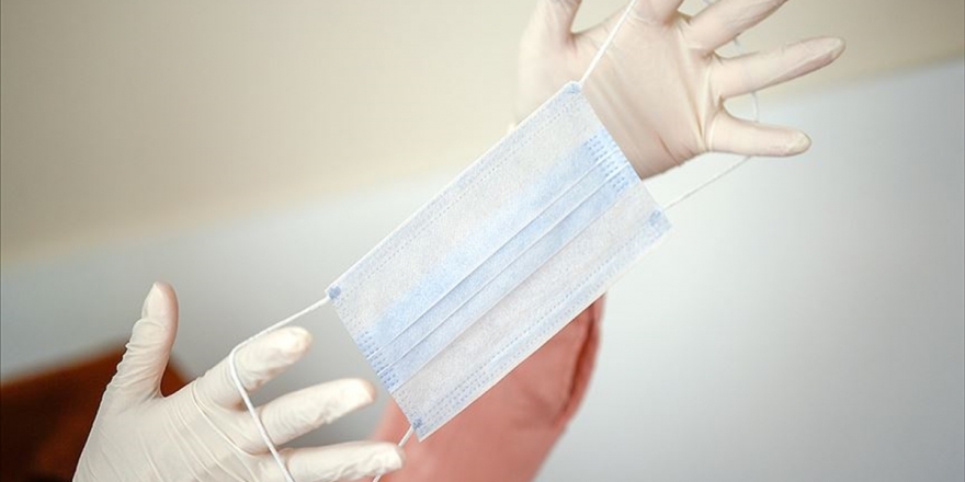 İstanbul'da Eczanelerde Ücretsiz Maske Dağıtımına Başlandı