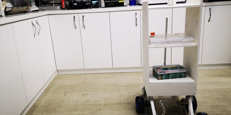 Pandemi Servisindeki Hastalara Robotlar Hizmet Edecek