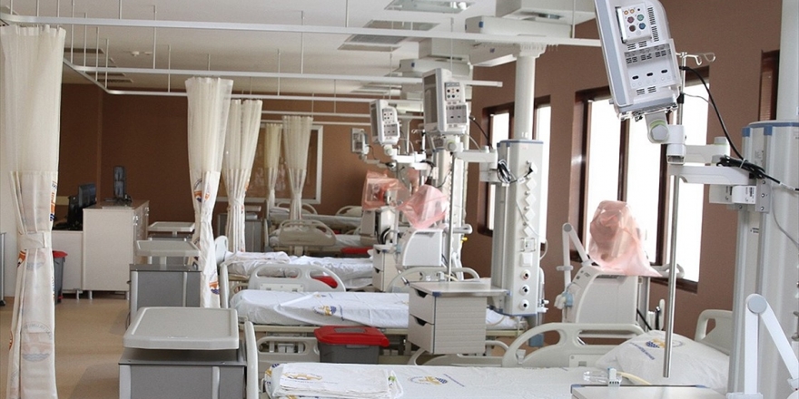 Hem Yoğun Bakımdaki Hem De Entübe Kovid-19 Hastası Sayısı İlk Kez Azaldı