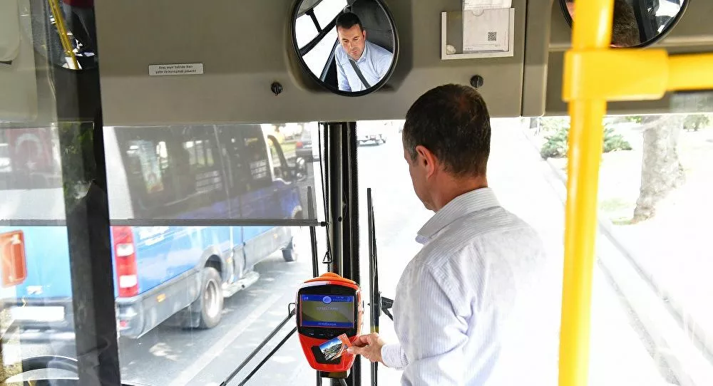 Ankara'da koronavirüsle mücadelede yeni kararlar: Toplu taşıma ve en az 2 kişi bulunan özel araçlarda maske zorunluluğu