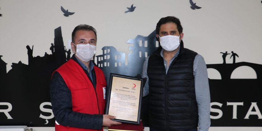 Karantinadayken 100 Gıda Kolisi Bağışlayan Hayırsevere Kızılay'dan Teşekkür