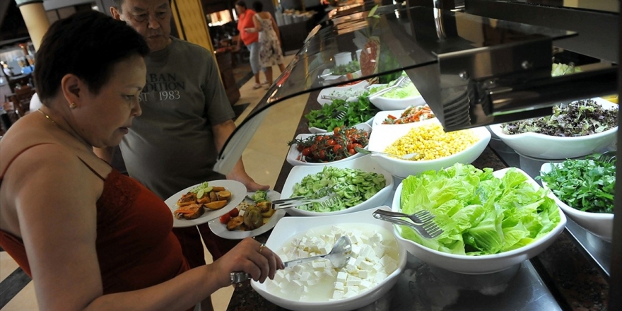 Turizmciler Koronavirüs Sonrası 'Açık Büfenin' Tarih Olacağı Görüşünde