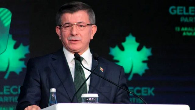 Davutoğlu yıllar sonra açıkladı: Bütün teşkilatlar 'İzin verin sizinle istifamızı verelim' dediler