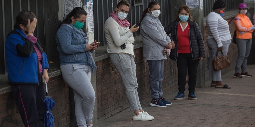 Bilim İnsanlarına Göre Sosyal Mesafe 2022'ye Kadar Aralıklarla Sürdürülmeli