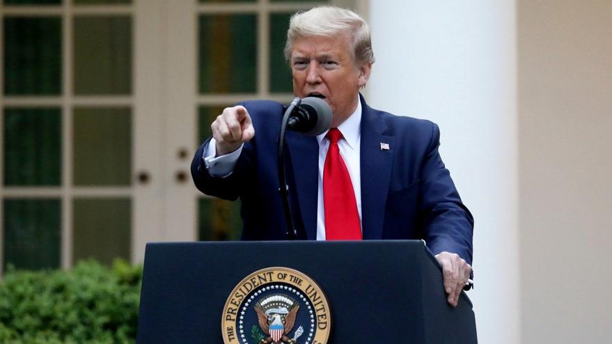 Trump'ın yardım çeklerine kendi ismini yazdırması tepki çekti