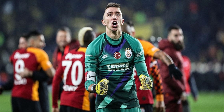 Galatasaray'ın Kalecisi Muslera: Futbolu Özlüyorum