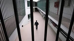 Cezaevlerinden 90 bin kişinin tahliye edilmesini sağlayan infaz yasası, 3 suçta cezaları artırdı