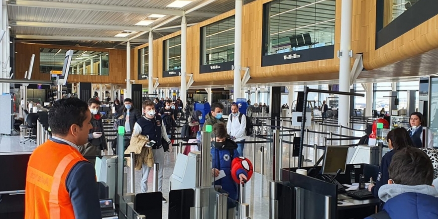 İngiltere'den Dönmek İsteyen Türk Vatandaşları İçin Özel Sefer Düzenlendi