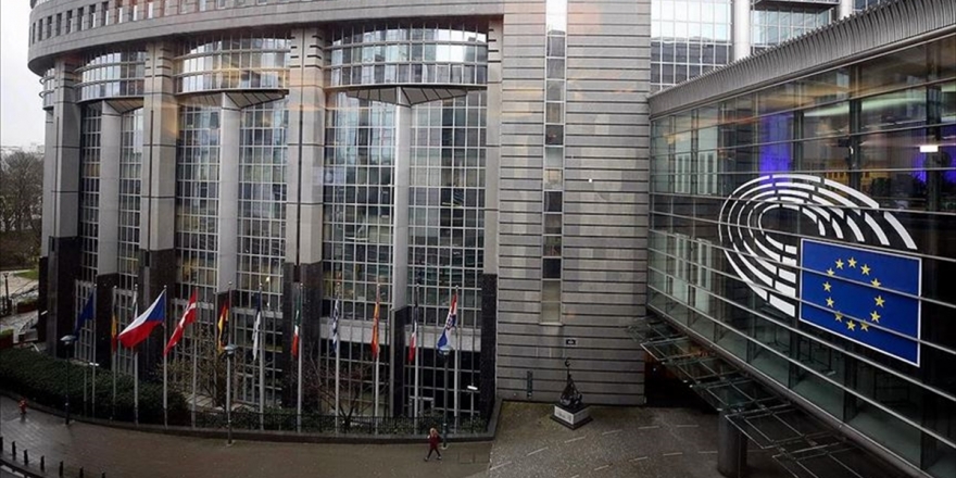 AB, Ticaret Hacminin 525 Milyar Avro Düşeceğini Öngördü