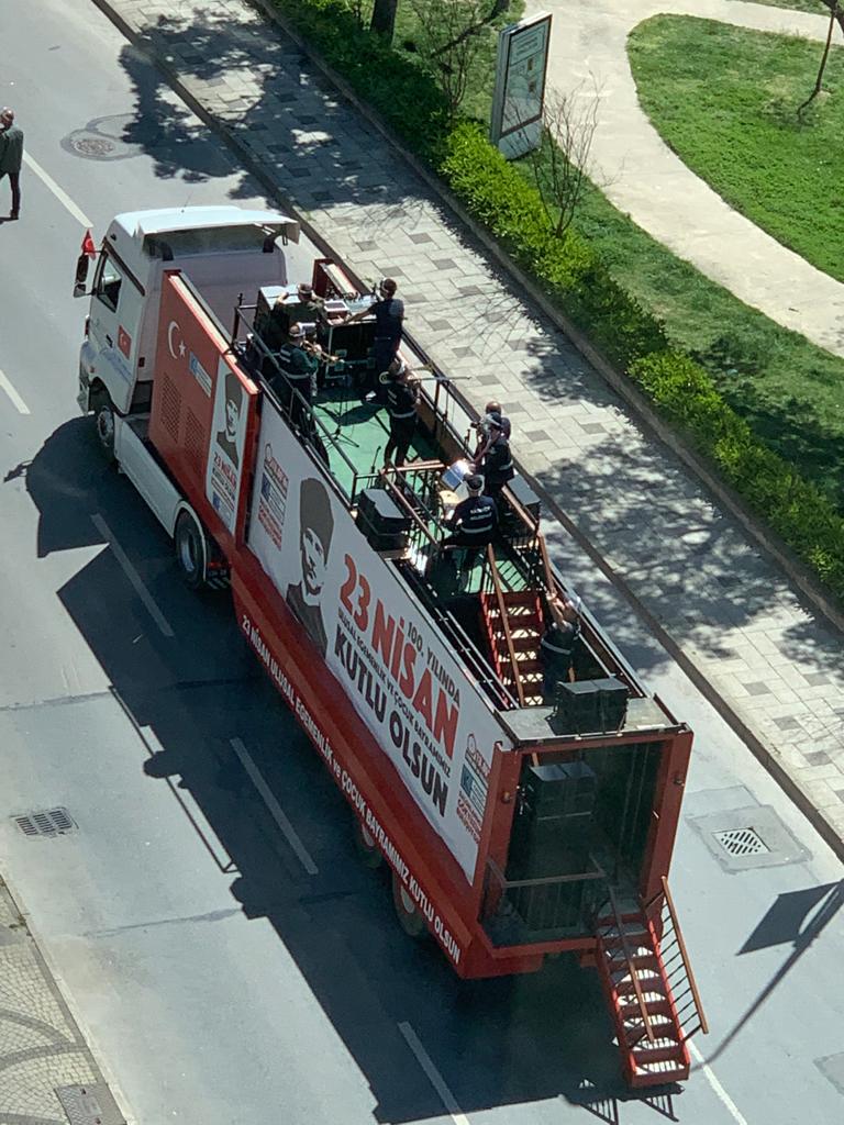 Koronaya inat 23 Nisan coşkusu!