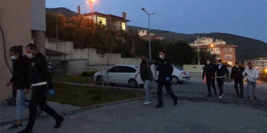 Sokağa çıkma kısıtlamasında deniz keyfi karakolda bitti