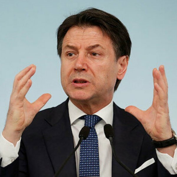 İtalya'dan kısıtlamaları kademeli olarak kaldırma kararı