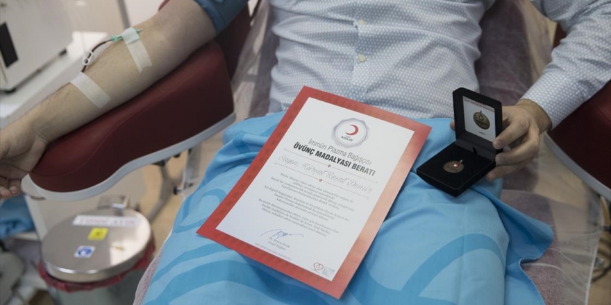 Türk Kızılay'dan İmmün Plazma Bağışı Yapanlara Madalya