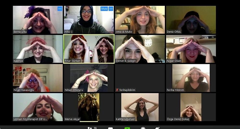 Polis, online kına gecesini bastı