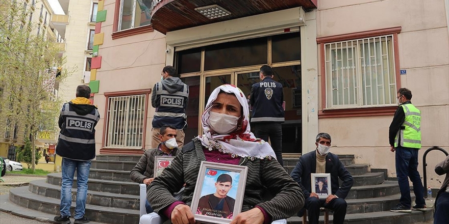 Diyarbakır Annelerinden Küçükdağ: 14 Yaşındaki Çocuğun Yeri Annesinin Yanıdır