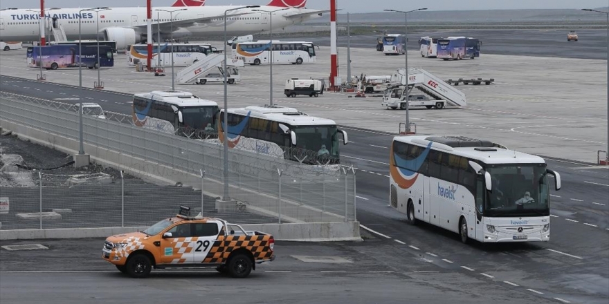Romanya'daki Türk Vatandaşları Yurda Getirildi