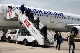 Rusya'dan gelen 179 Türk vatandaşı Adana'da karantinaya alındı