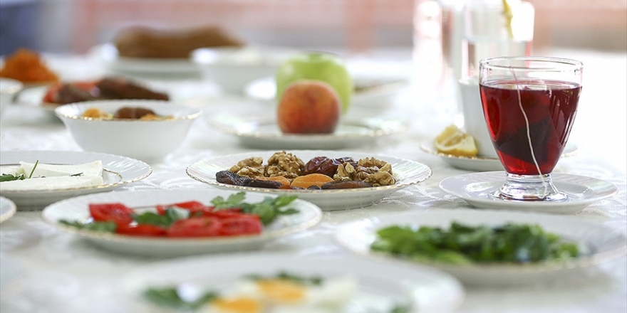 Uzmanlardan Salgın Sürecinde Sağlıklı Oruç Tutmak İçin Öneriler
