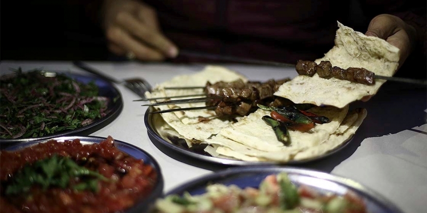 Turizm Harcamalarında Aslan Payı 'Yeme Ve İçme'ye Ayrıldı