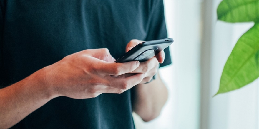 Koronavirüs Nedeniyle Kızını Göremeyen Babaya Mahkemeden 'Görüntülü Görüşme' İzni