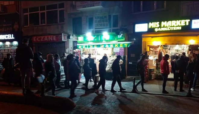 Uzmanlar korona vakalarındaki artışı 10 Nisan'da yaşananlara bağladı