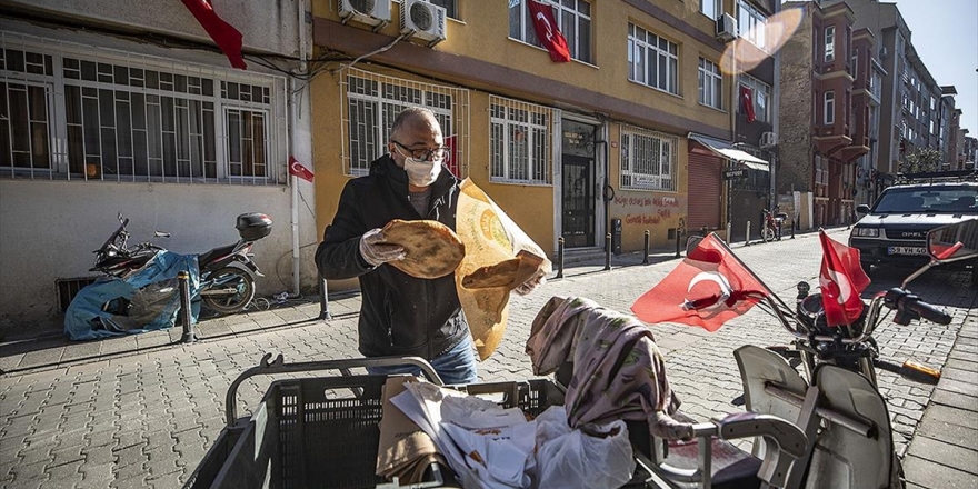 Ramazan Pidesi Evlere Servis Edildi