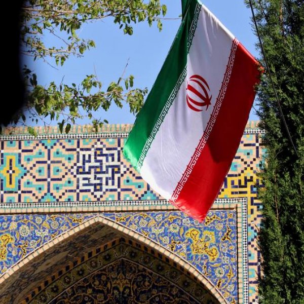 İran'da türbelerin yeniden açılması gündemde