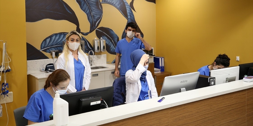 Bilim Kurulu Üyesi Kara'dan 'Hastaneye Gitmekten Çekinmeyin' Çağrısı