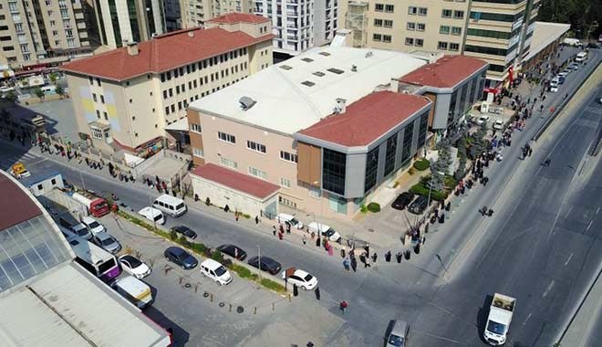 Sokağa çıkma yasağının ardından İstanbul! İşsizlik maaşı kuyruğunun ucu bucağı görünmüyor...