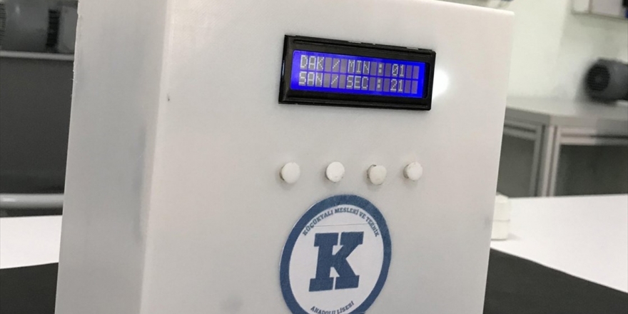 Meslek Lisesi Öğretmenleri Hava Dezenfekte Cihazı Ve Temassız Termometre Üretti