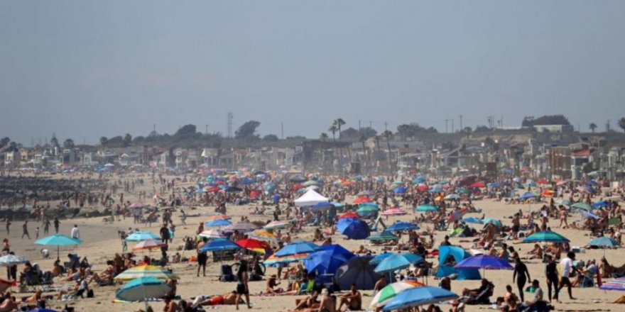 Halk plajlara akın etti! Koronavirüste patlama yaşanabilir
