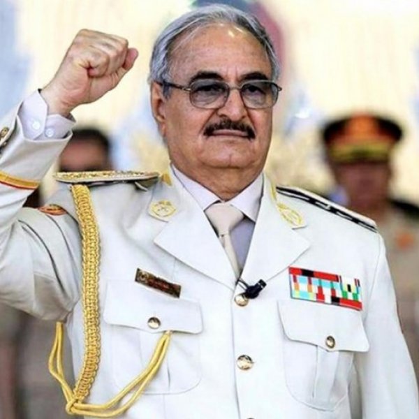 Hafter, kendisini 'devlet başkanı' ilan etti
