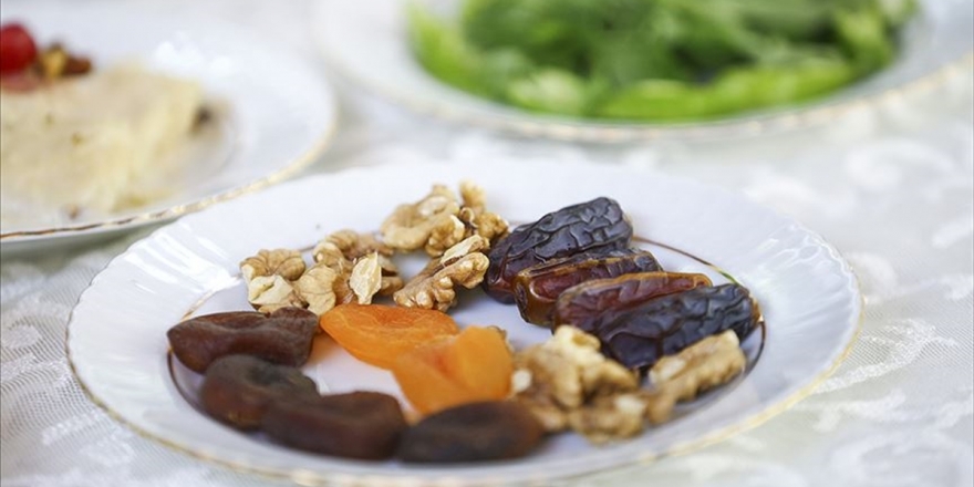 Sağlık Bakanlığından Pandemi Sürecinde Oruç Tutanlara Beslenme Önerileri