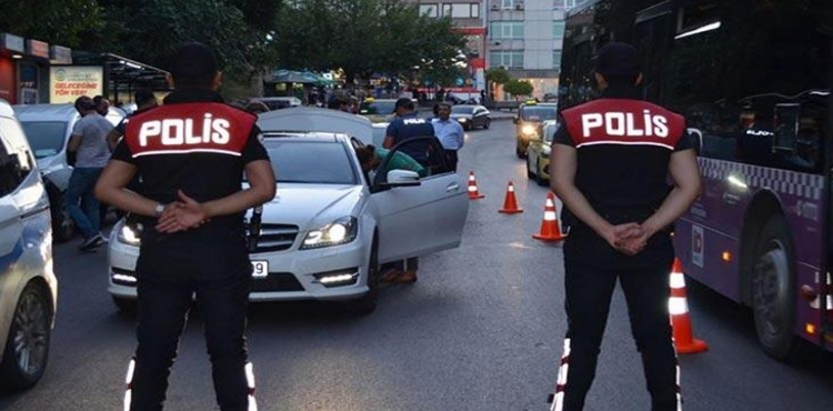Adana'da 'dur' ihtarına uymayan Suriyeli genci vurarak ölümüne neden olan polis açığa alındı