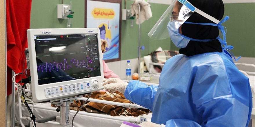 İran'da Koronavirüsten Ölenlerin Sayısı 5 Bin 877'ye Yükseldi