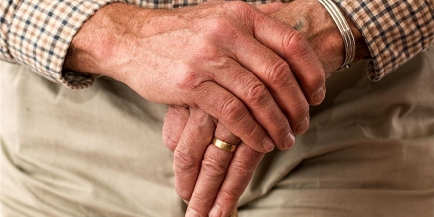 Evde Kalan Yaşlılara 'Kas Ve Kemik Kaybı' Uyarısı