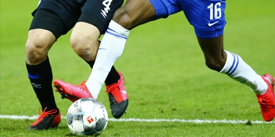 Bundesliga'nın 'Seyircisiz' Başlaması İçin Merkel'in Kararı Bekleniyor