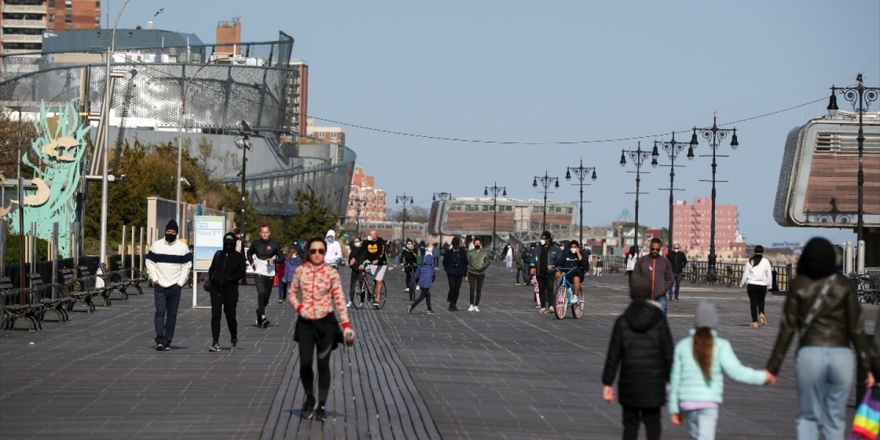 Ny Times'a Göre, ABD' de Kovid-19'dan Ölenler Resmi Rakamların Üzerinde Olabilir