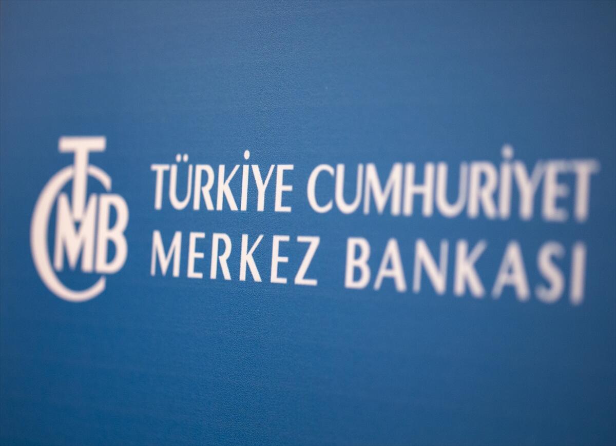 Merkez Bankası yıl sonu enflasyon tahminini yüzde 7.4'e çekti