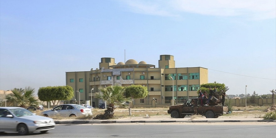 Libya'da Hükümet Güçleri Hafter'e Ait Yakıt Tankı Ve Askeri Aracı Vurdu