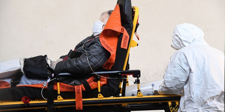 İtalya'da Kovid-19 Nedeniyle Hayatını Kaybedenlerin Sayısı 28 Bin 710'a Yükseldi