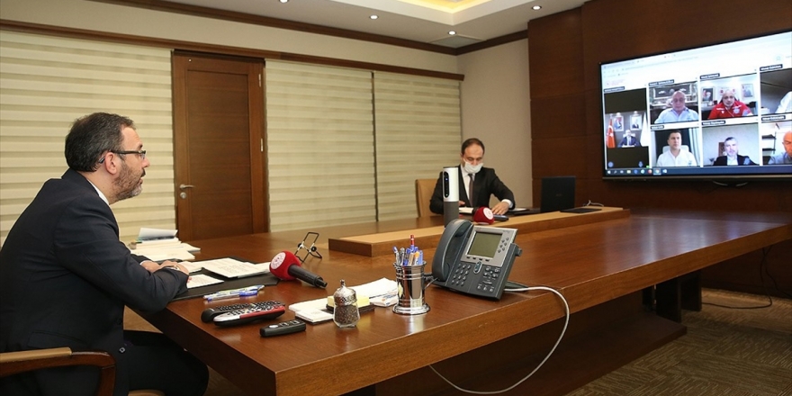 Bakan Kasapoğlu, TFF Başkanı Özdemir Ve Alt Liglerin Kulüp Başkanlarıyla Görüştü