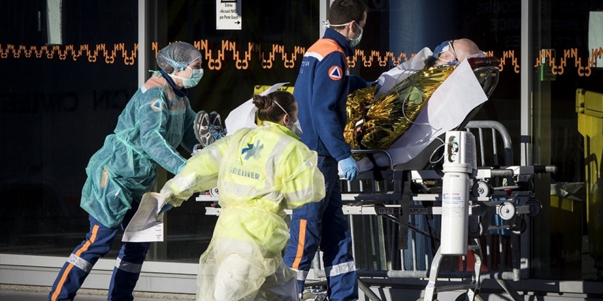 Fransa'da Kovid-19 Nedeniyle Ölenlerin Sayısı 24 Bin 760'a Yükseldi