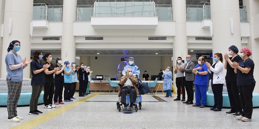 Türkiye'de Kovid-19 Tedavisi Tamamlananların Sayısı 68 Bini Geçti