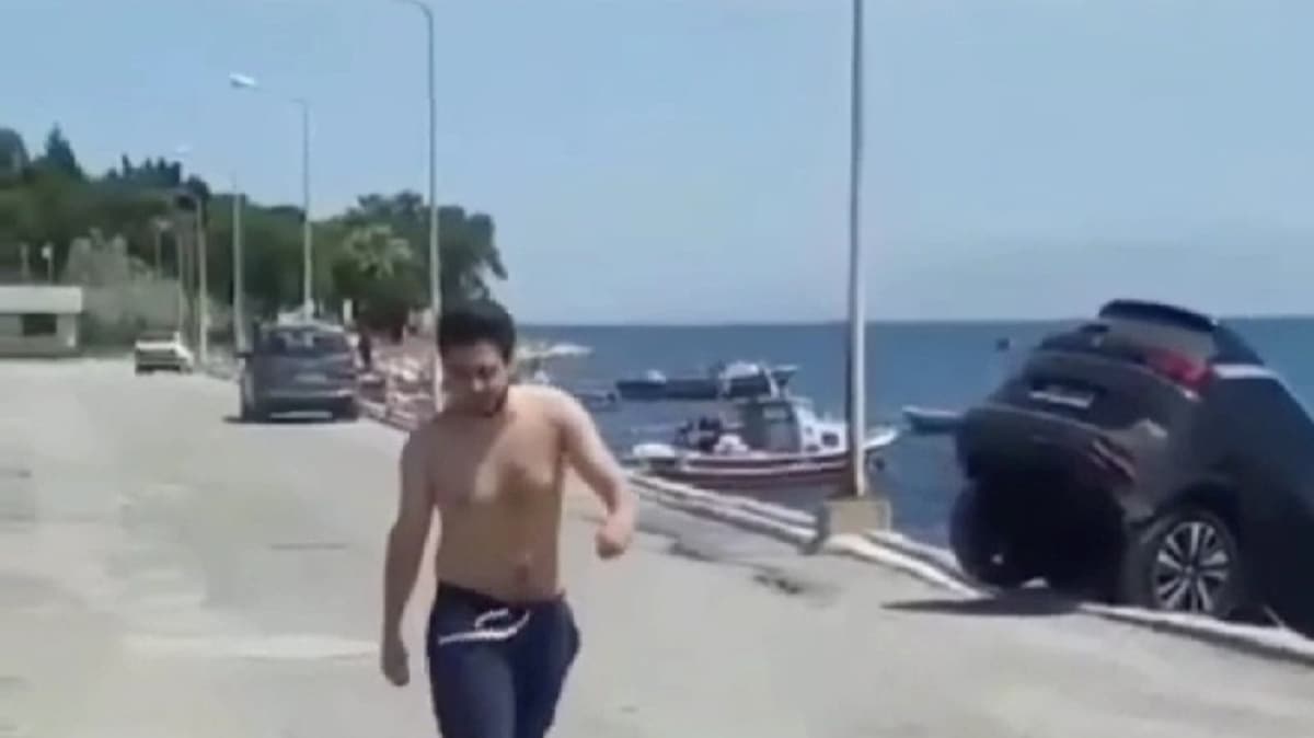 Kiraladığı lüks cipi denize attı, hiçbir şey olmamış gibi yoluna devam etti